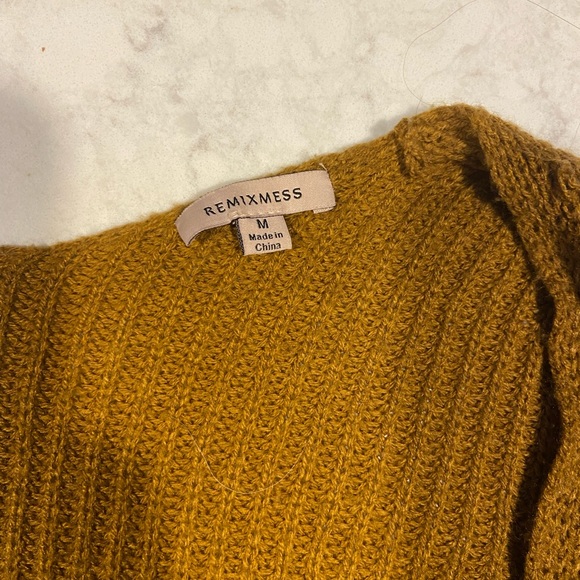 Mid-arm sweater cardigan - Picture 3 of 3